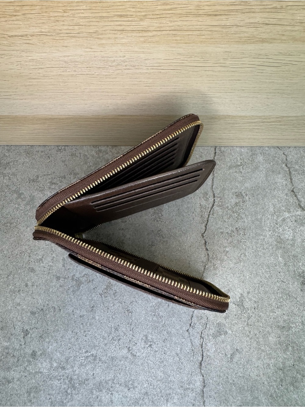 Louis Vuitton Damier Ebene Olav Organizer Wallet - Picture 2 of 13